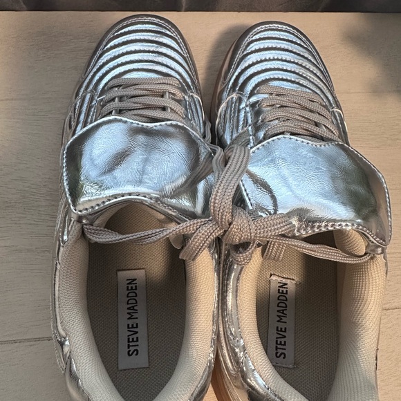 NWOT - Steve Madden Silver Sneakers - Picture 2 of 7